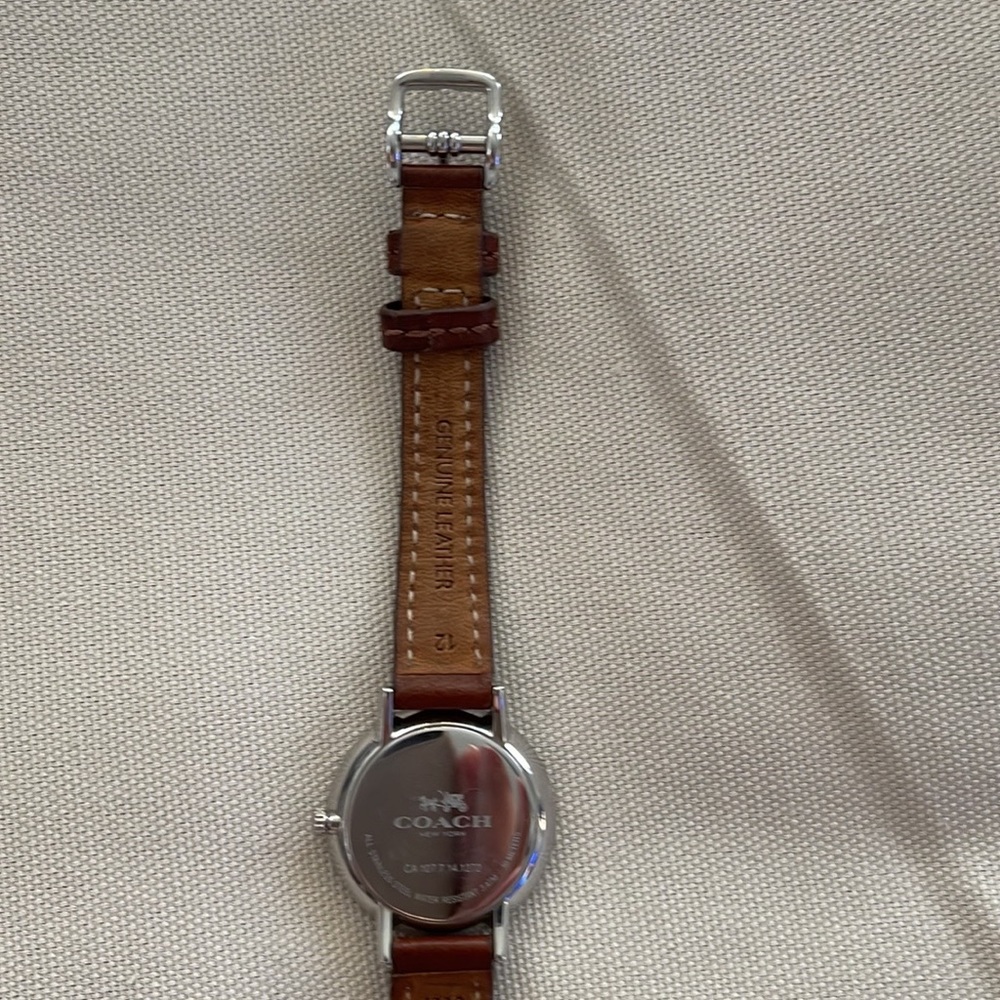 Genuine COACH Women’s Watch with genuine leather band! - Picture 4 of 7